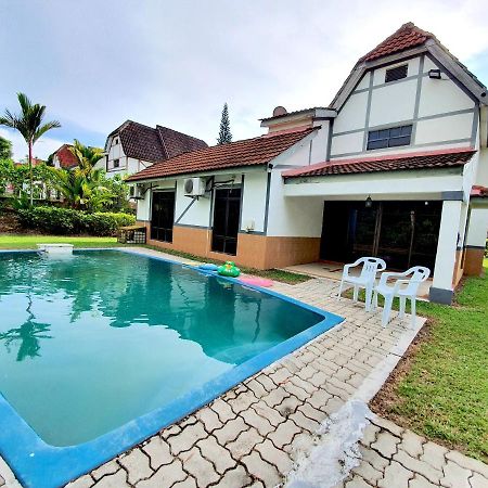 Melaka Afamosa Villa With Private Pool For 10 Pax Alor Gajah Buitenkant foto