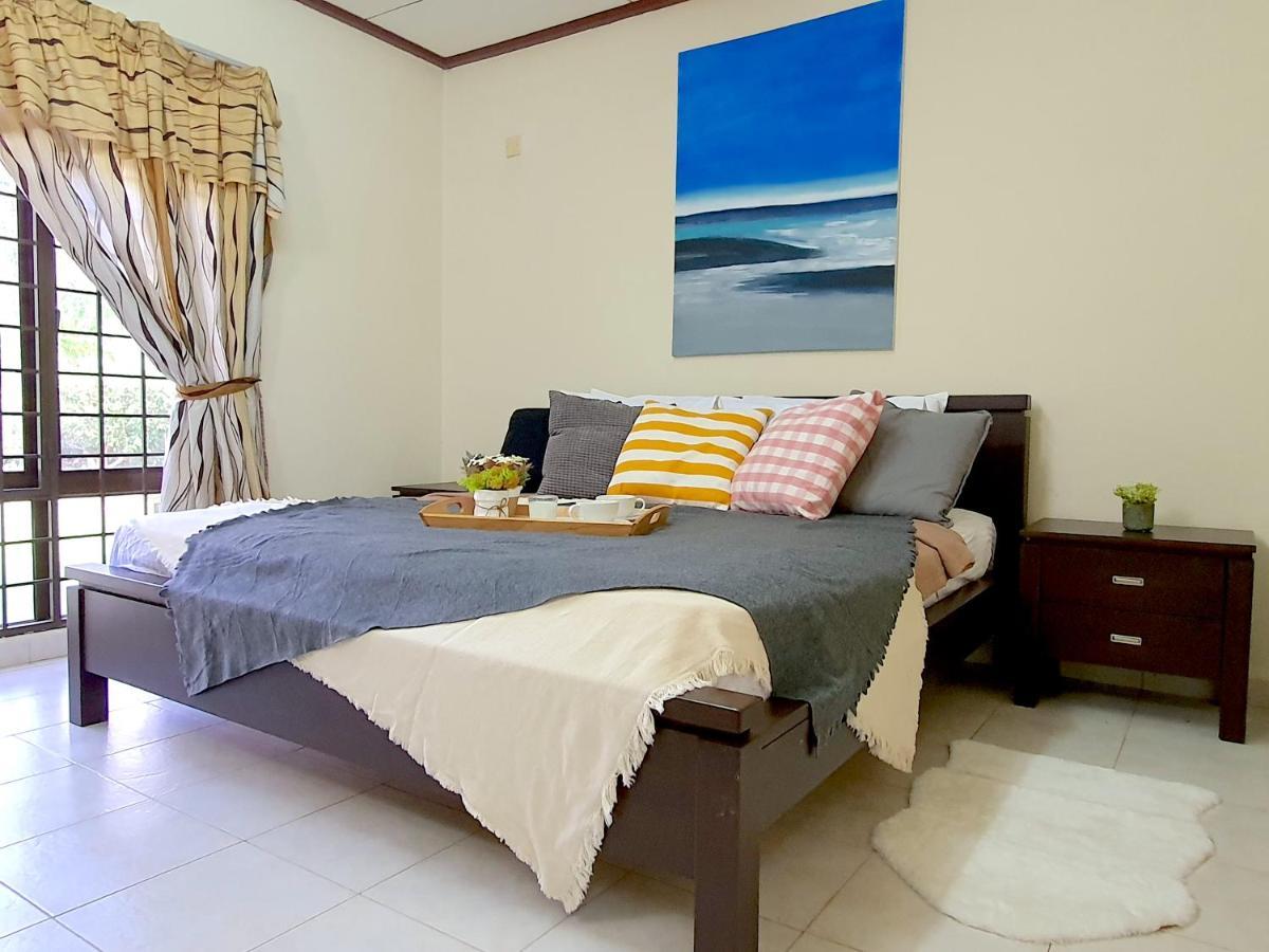 Melaka Afamosa Villa With Private Pool For 10 Pax Alor Gajah Buitenkant foto