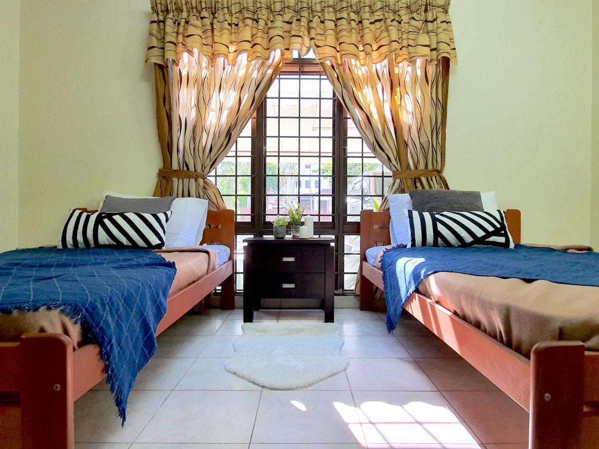 Melaka Afamosa Villa With Private Pool For 10 Pax Alor Gajah Buitenkant foto