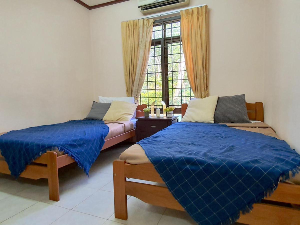 Melaka Afamosa Villa With Private Pool For 10 Pax Alor Gajah Buitenkant foto
